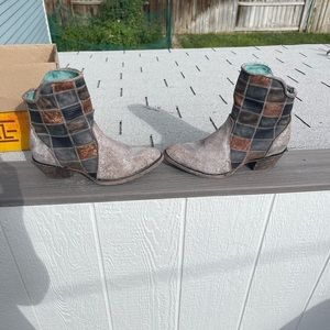 Corral brand new absolutely stunning boots! 😍